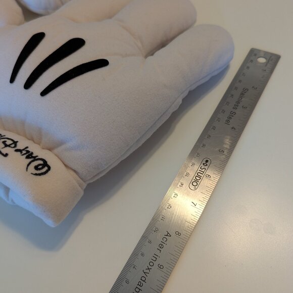 Walt Disney World Mickey Mouse White Plush Gloves - Picture 8 of 8